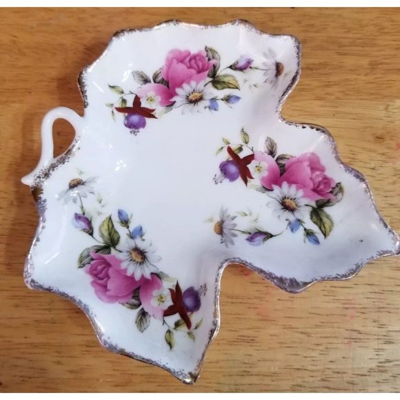 Vintage Summer Rose Leaf Shape Trinket Dish floral design gold trim 5" - Picture 1 of 6